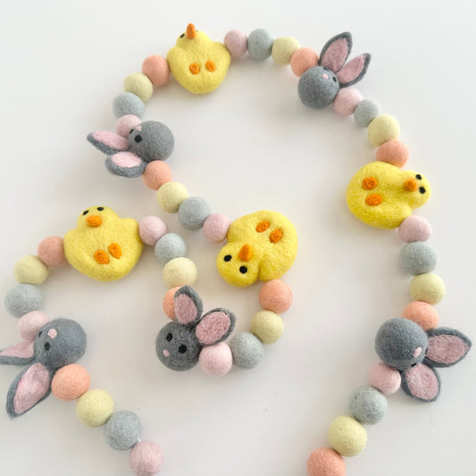 Chick & Bunny Garland