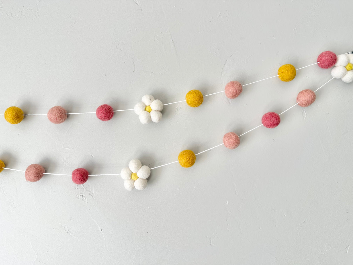 White Daisy Garland