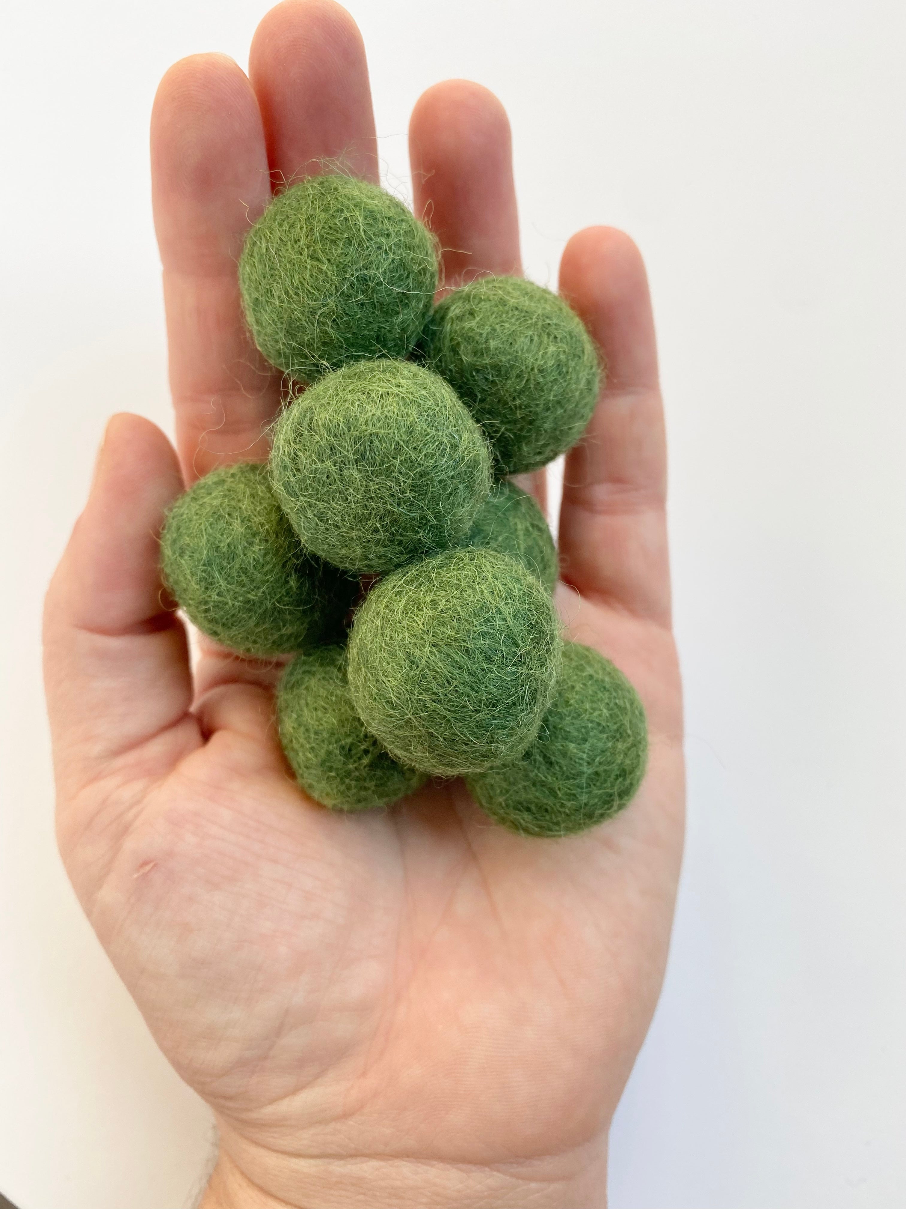Lime Green - 2.5 cm Felt Pom Pom Balls – Wool Jamboree