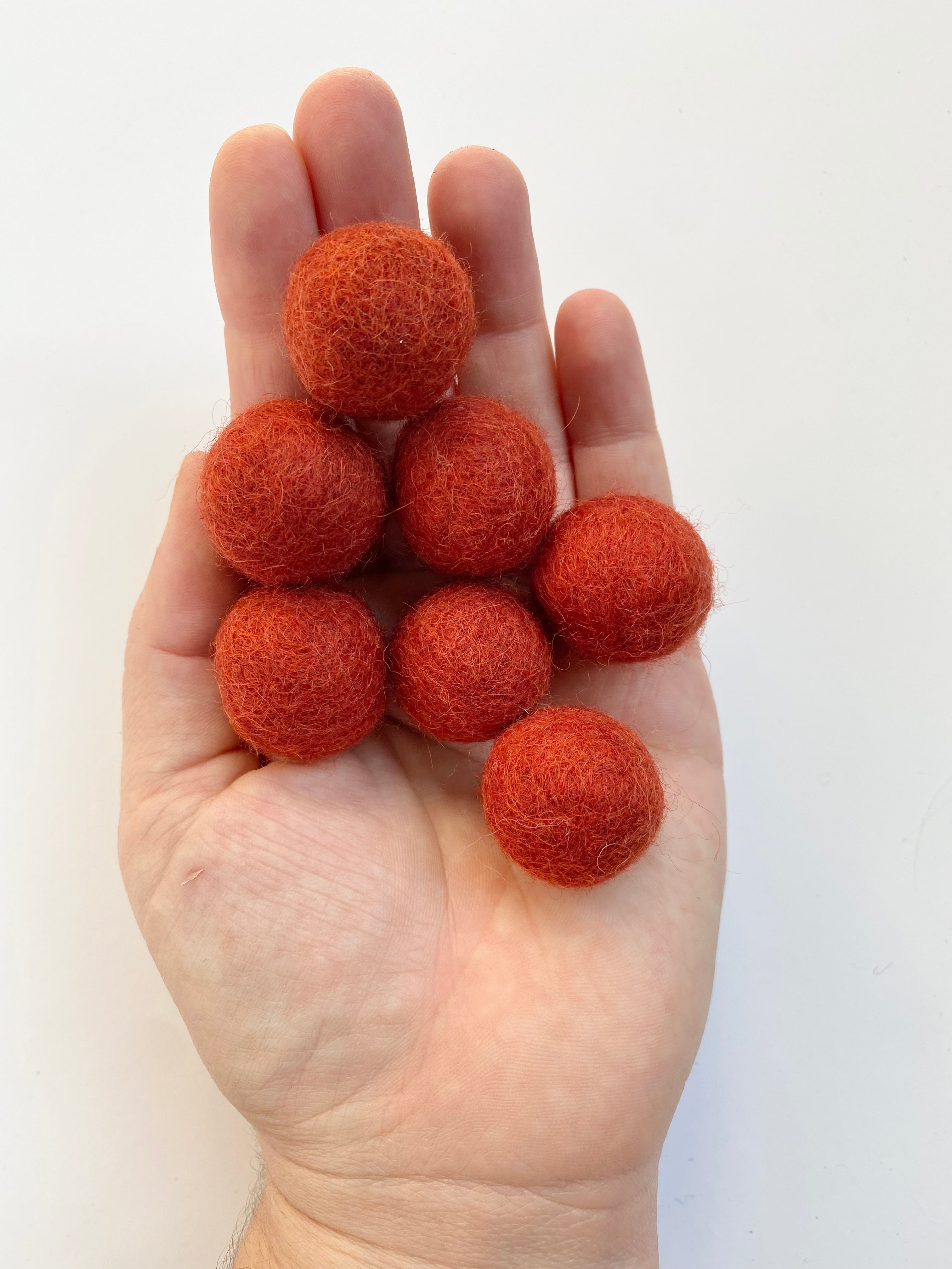 1950s Christmas - 2.5 cm Felt Balls – Wool Jamboree