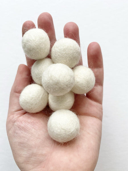Blue Ombre - 2.5 cm Felt Pom Pom Balls – Wool Jamboree
