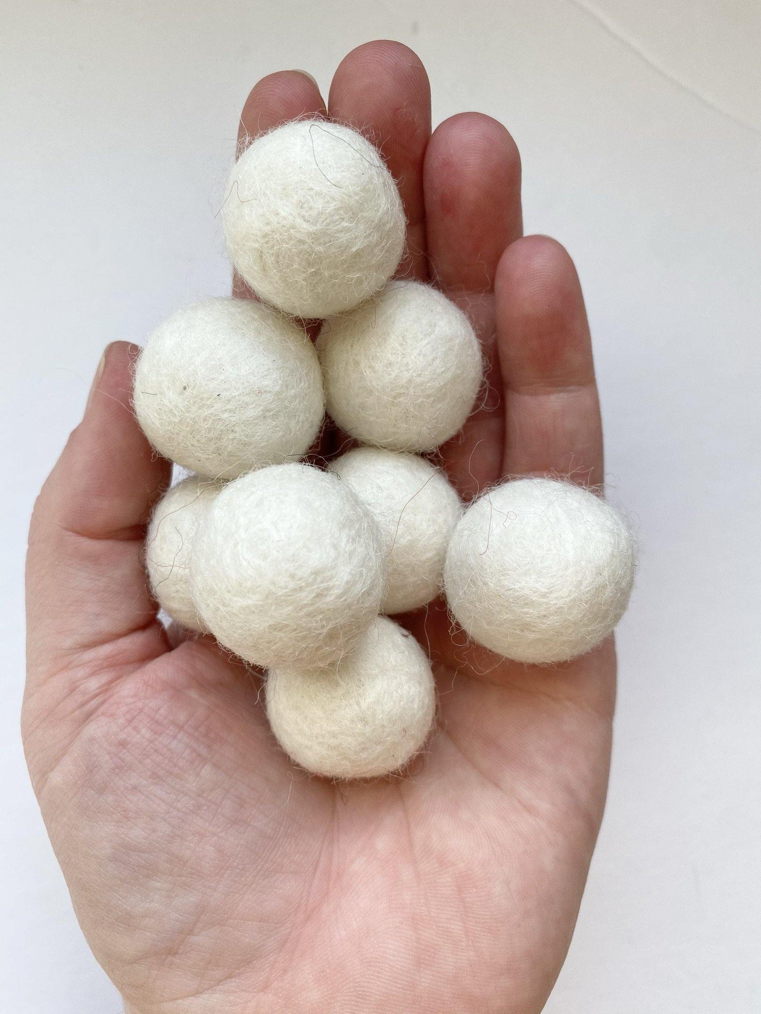 Blue Ombre - 2.5 cm Felt Pom Pom Balls – Wool Jamboree