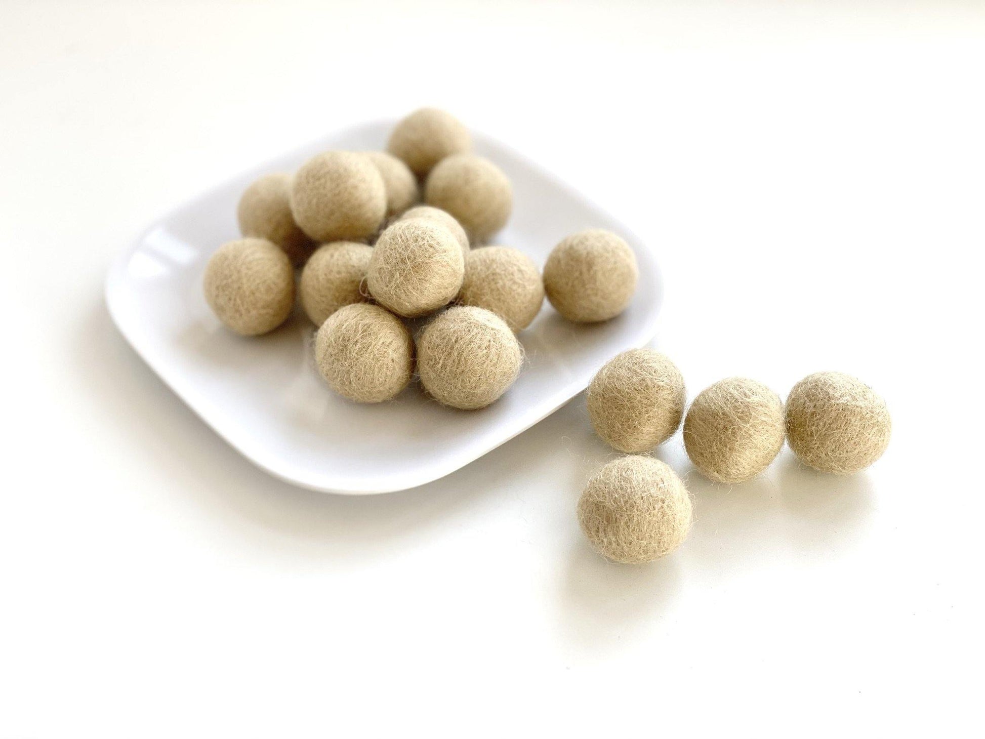 Neutral Gradient - 2 cm Felt Pom Pom Balls - Wool Jamboree